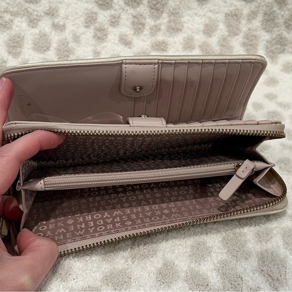 Kate Spade wallet - Picture 3 of 4